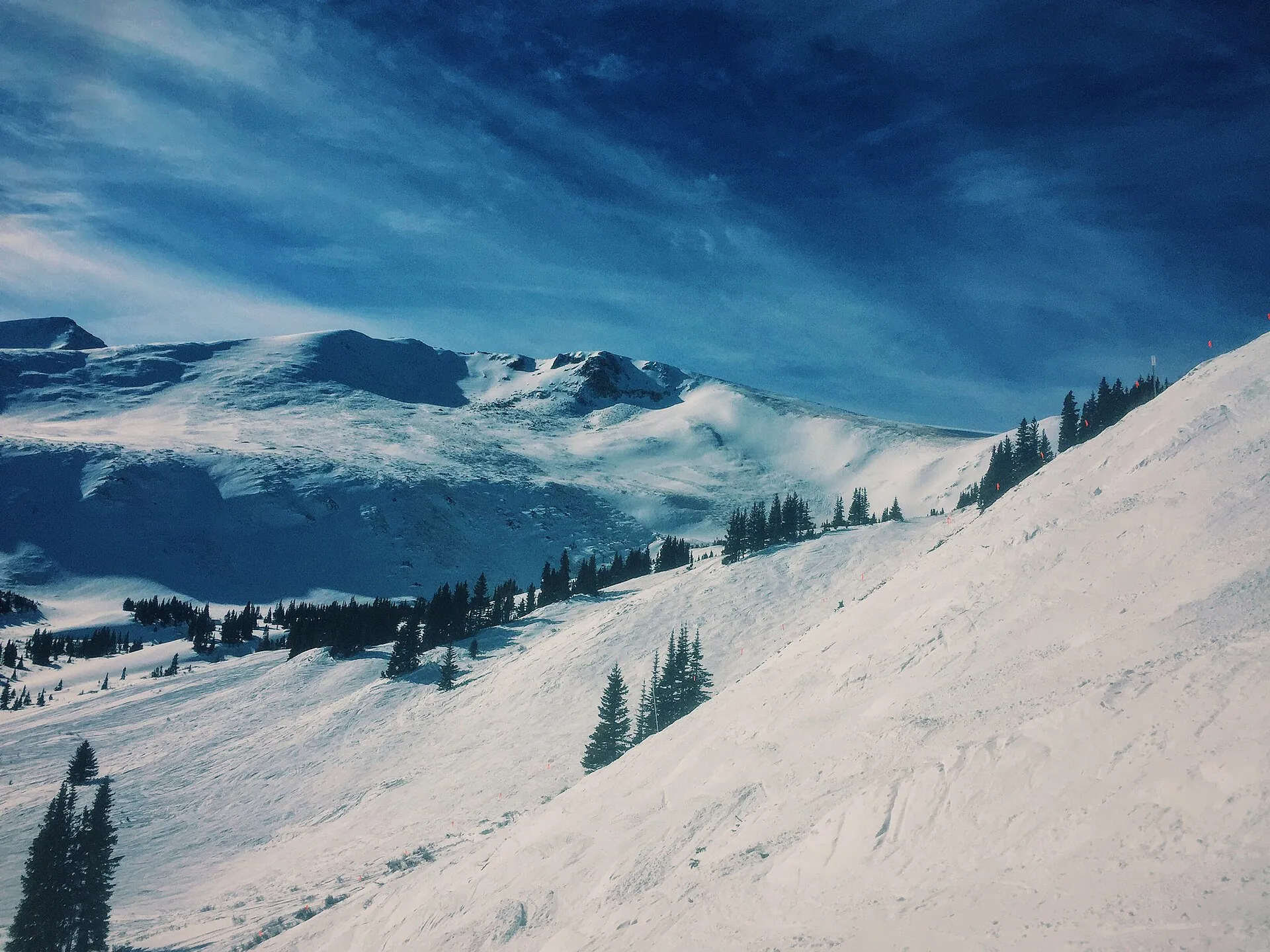 Skiing a Keystone bowl